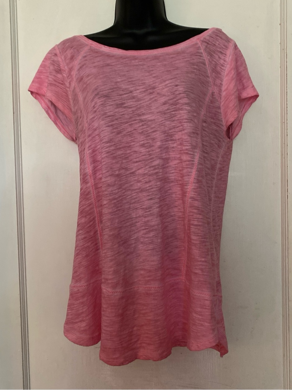 ! DKNY Jeans Top Women’s M Pink T-Shirt scoop Neck Short Sleeve